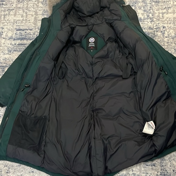 Women’s Canada Goose Rossclair Heritage Parka- Size Medium, Color- Dark green - Picture 12 of 12
